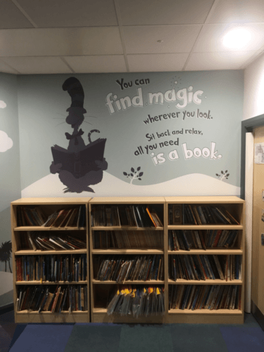 wall_signage_cat_in_the_hat_school